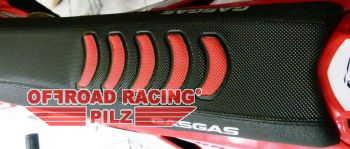 Bezug - Sitzbank GP schwarz rot (mit "GG" Logo rechts & links) fr GasGas